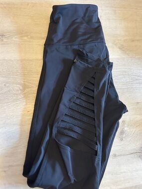 Onzie Black Strappy Leggings